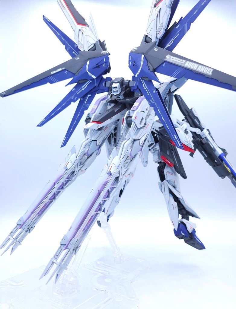 ラクスから託されたミーティア並の攻撃力を持つロングレンジドラグーンを装備!予備バッテリー、プロペラントタンクの代わりにもなります。