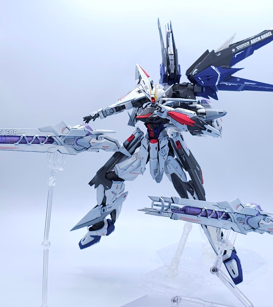 ロングレンジドラグーン「ミーティア」キラしかと扱うことの出来ない対艦戦闘用大型ドラグーンラクスから託されたキラの新しい武器!