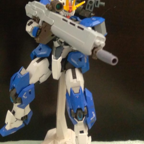 Changed up the equipment load out on my XVX-02 Gundam Leander custom. Taken from the hguc sinanju stein, I used the hi-beam rifle and bazooka. I drilled a hole so the bazooka can mount to the backpack（3枚目）