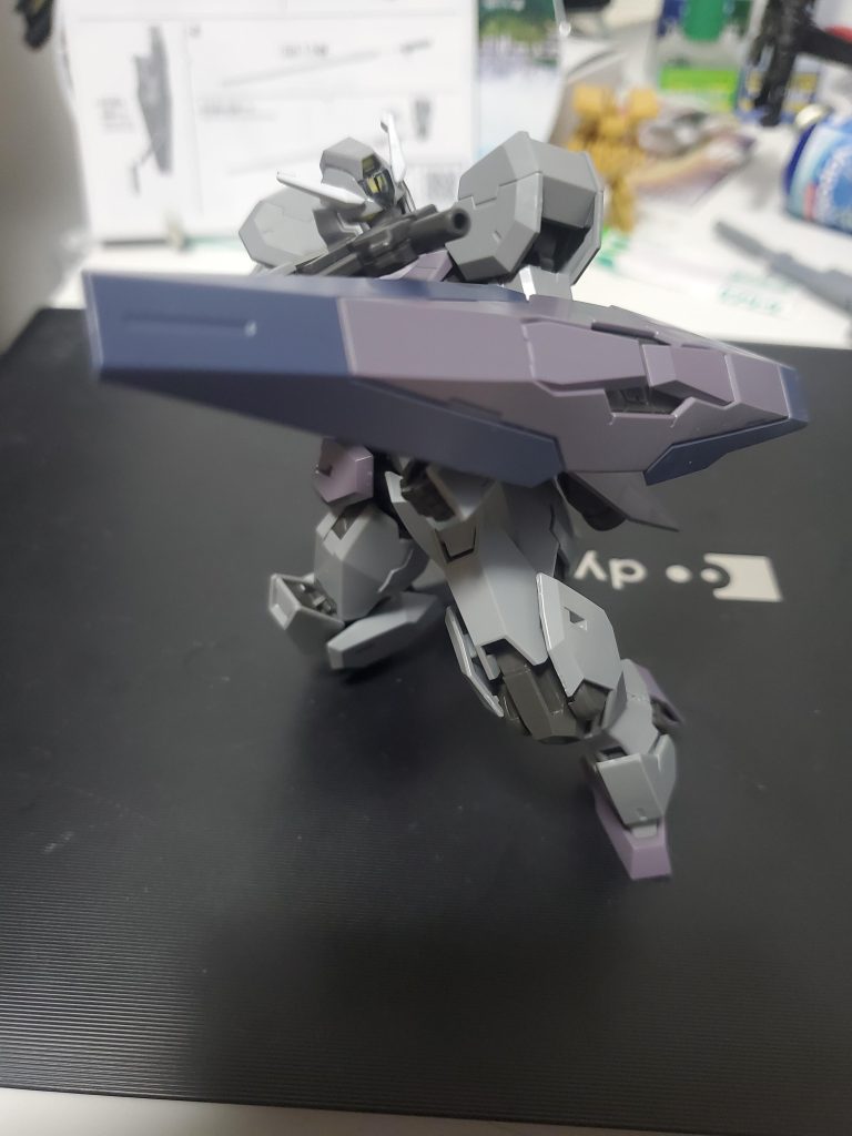 関節が結構柔軟なので人に近い姿勢も取れます