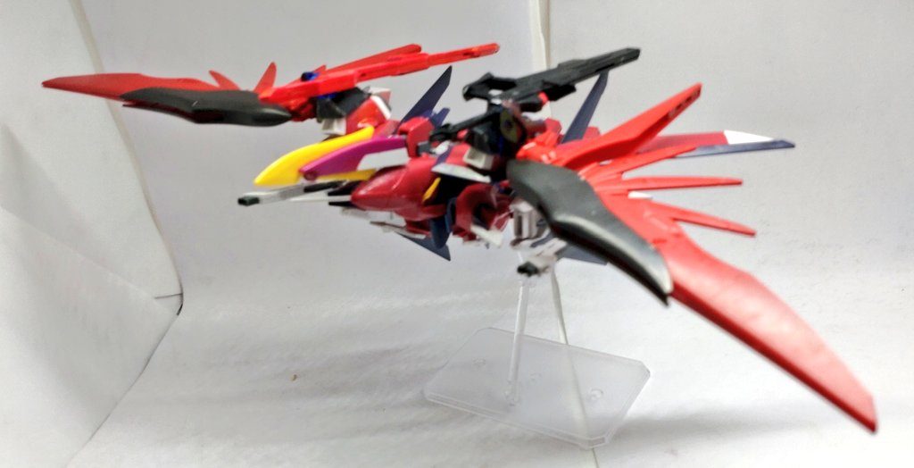 飛行形態イカロスウィングモードに変形出来ます