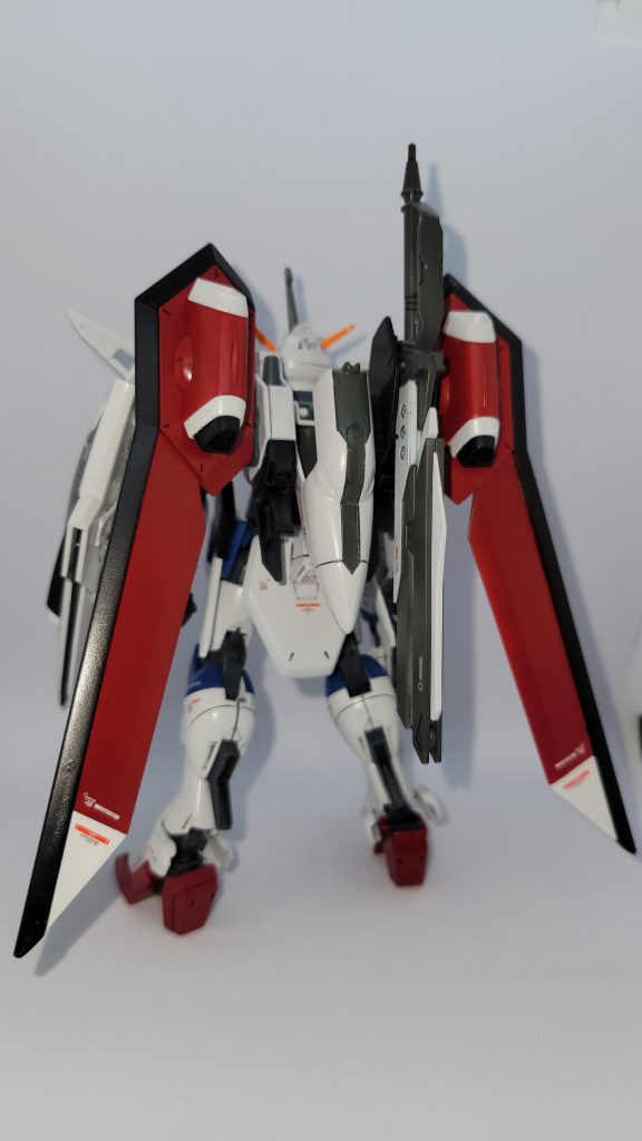 アロンダイトがスラスターの吹き出し口を邪魔してますが気にしないでください