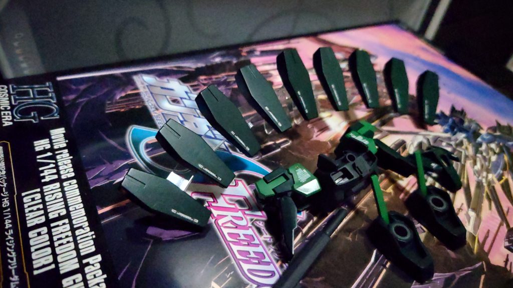 苦手なデカール貼りも頑張ってみました🙄