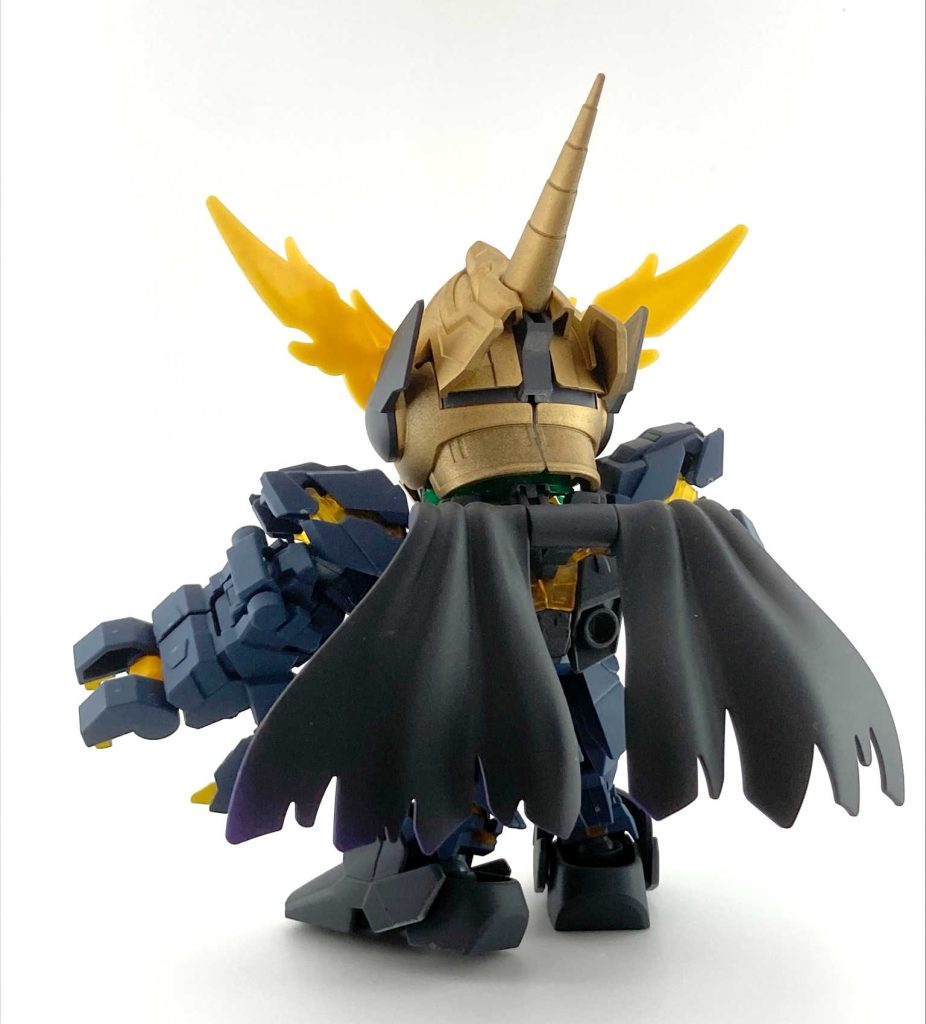 マント部分も缶スプレー塗装です