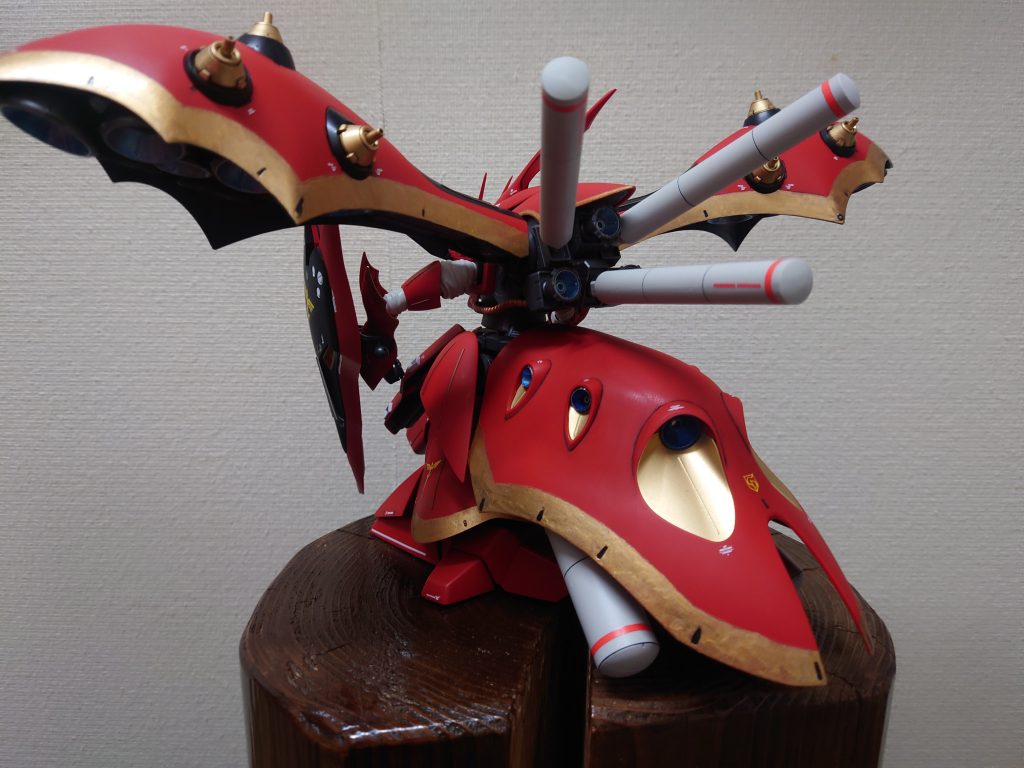 背面です。とにかくこのキットはデカすぎですね(笑)お尻周りは前から見えないので手抜きです。