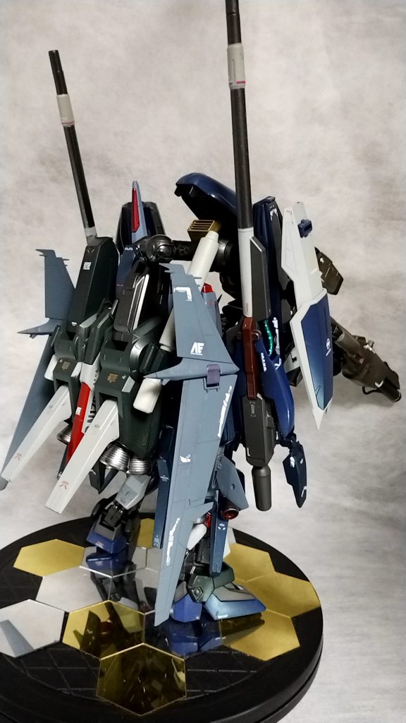 ウィングバインダーとしてリントビウムのウィングパーツを装着