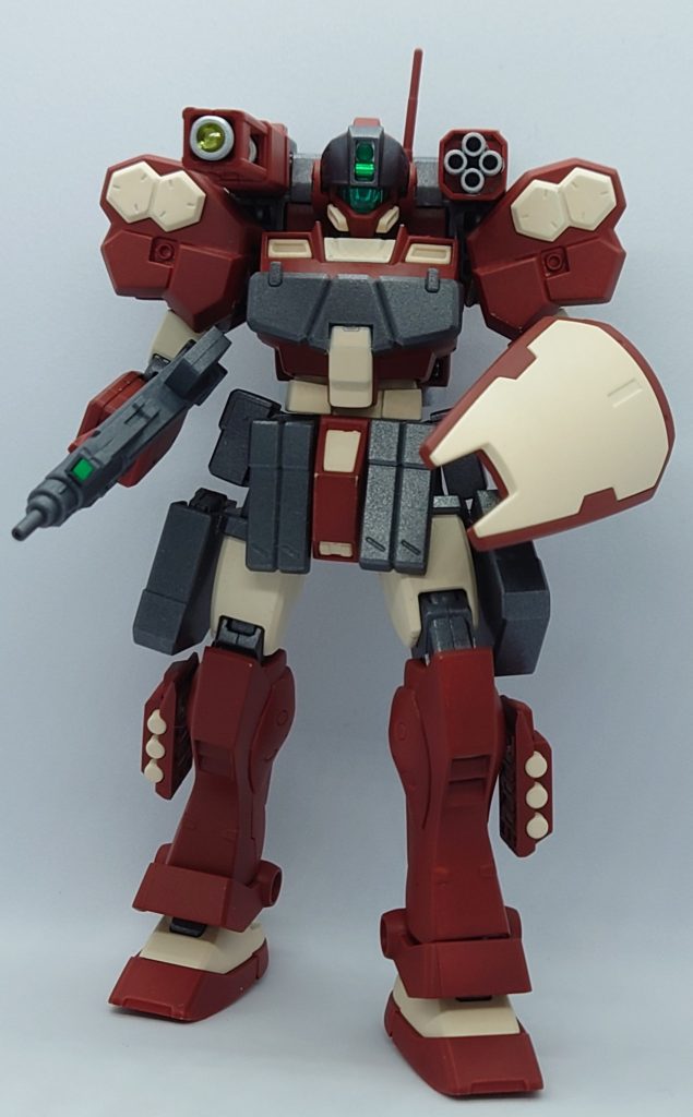 ジェスタ・キャノンの肩が大きく、シールドを装着できなかったので、ジムスナイパーのシールドを半分に削り、ワグテイルのシールド風にしました。