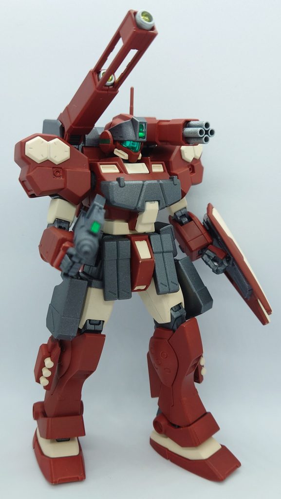 ジェスタ・キャノンの腰に付いているミサイルポッドは脚に装着。