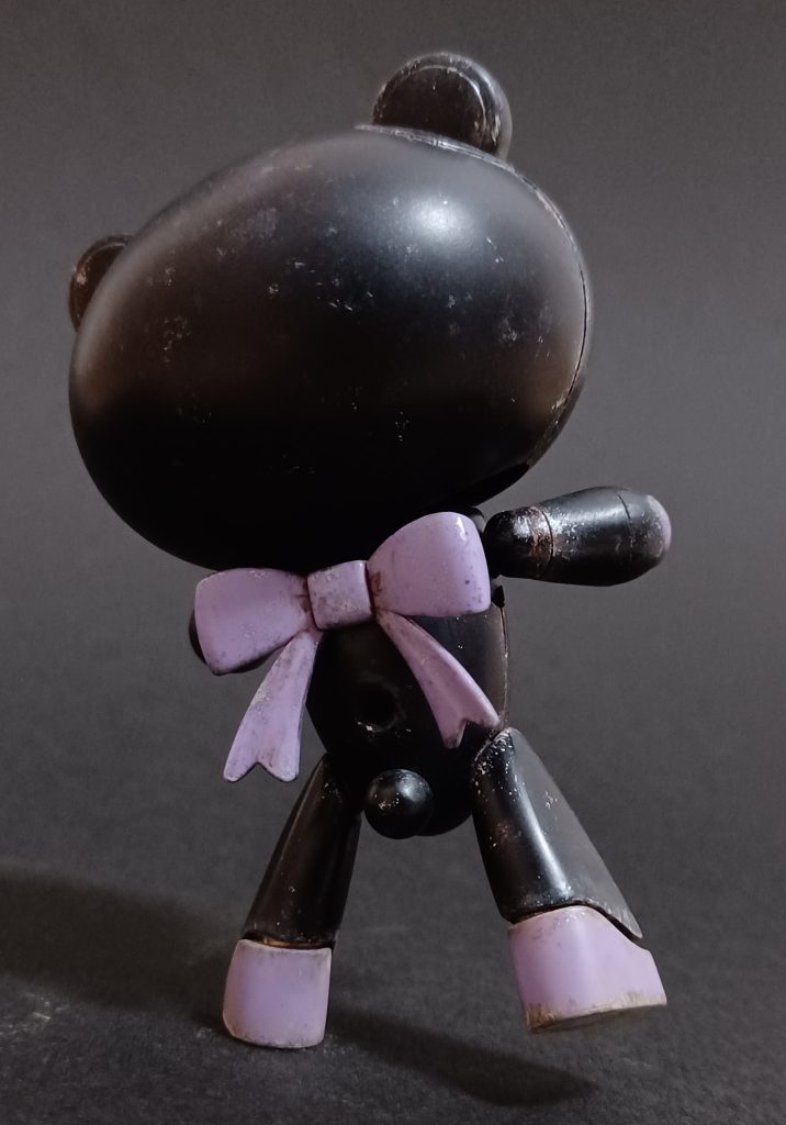 素のままだとアレなので脚部の合わせ目消しと部分塗装と色んなウェザリングをしてみた。