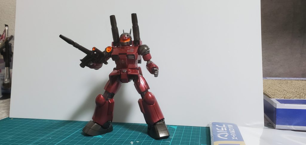 リバイブ前の古いガンキャノンのため可動域に若干難があるものの、マッシブでとてもかっこいいです!むかーしゲームセンターでゲットしたガンキャノンを父親にパチ組みしてもらったのですが、大人になったいま、改めて自分で作ってみて懐かしい気持ちになりました。時の流れは早いですねぇ( ´-ω-)