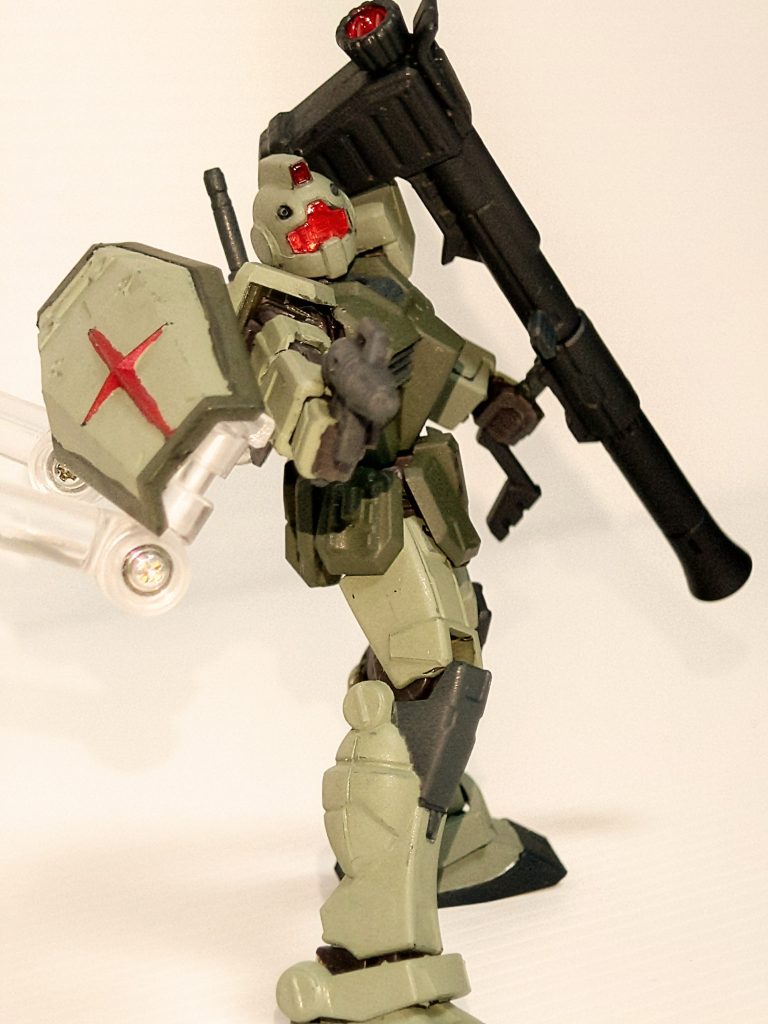 シールドを肩に接着してないので違和感笑