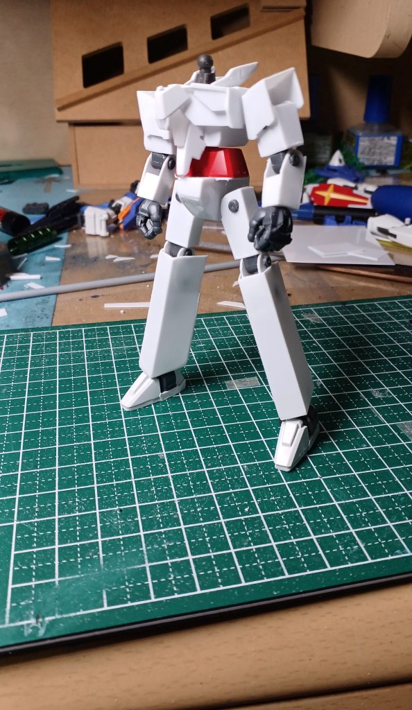 フロントショット自分にしてはまあまあのデキだと思います。足はセラフィムガンダムをモチーフにしています。