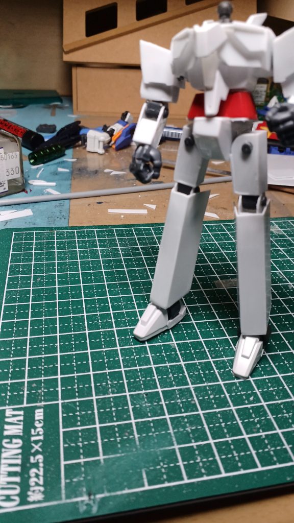 こっちもぶれてて見えるかわからないですけど腕の間接は一個だけにしました。(長さの関係で)