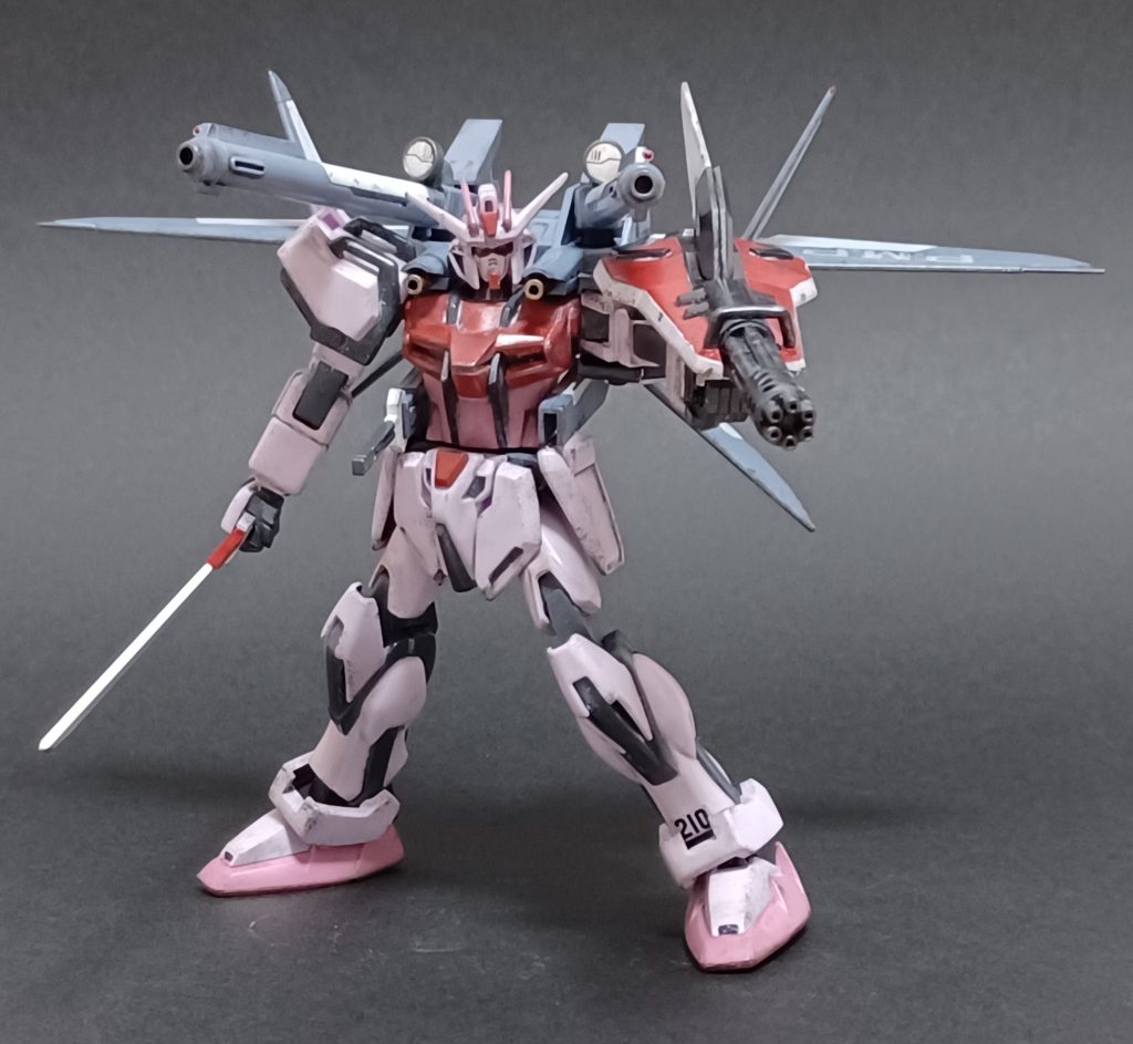 このキット最大の特徴であるI.W.S.P.の存在感がハンパない(笑)。ガトリング機関砲もカッコいい！対艦刀もキマってる！