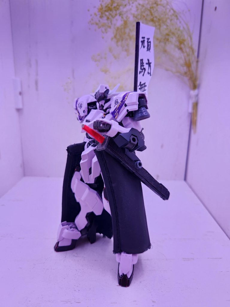 ゴックの偽装をパージした姿　ベース機体は　端白星