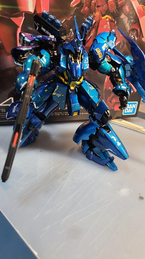 所々、失敗した所もあるけど、自分ではお気に入りの1体です。現在はクリアカラーのサザビーを制作中!以上、初の投稿でしたm(_ _)m