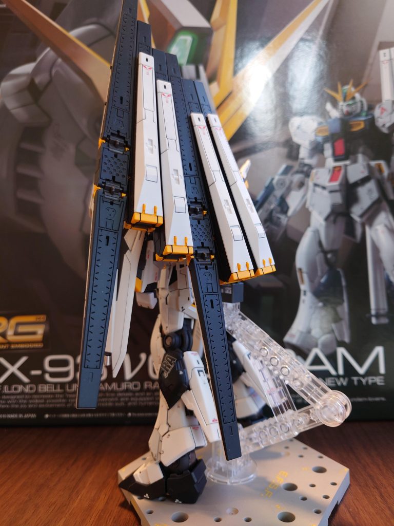 フィンファンネルの裏側は見えないから手抜きです。