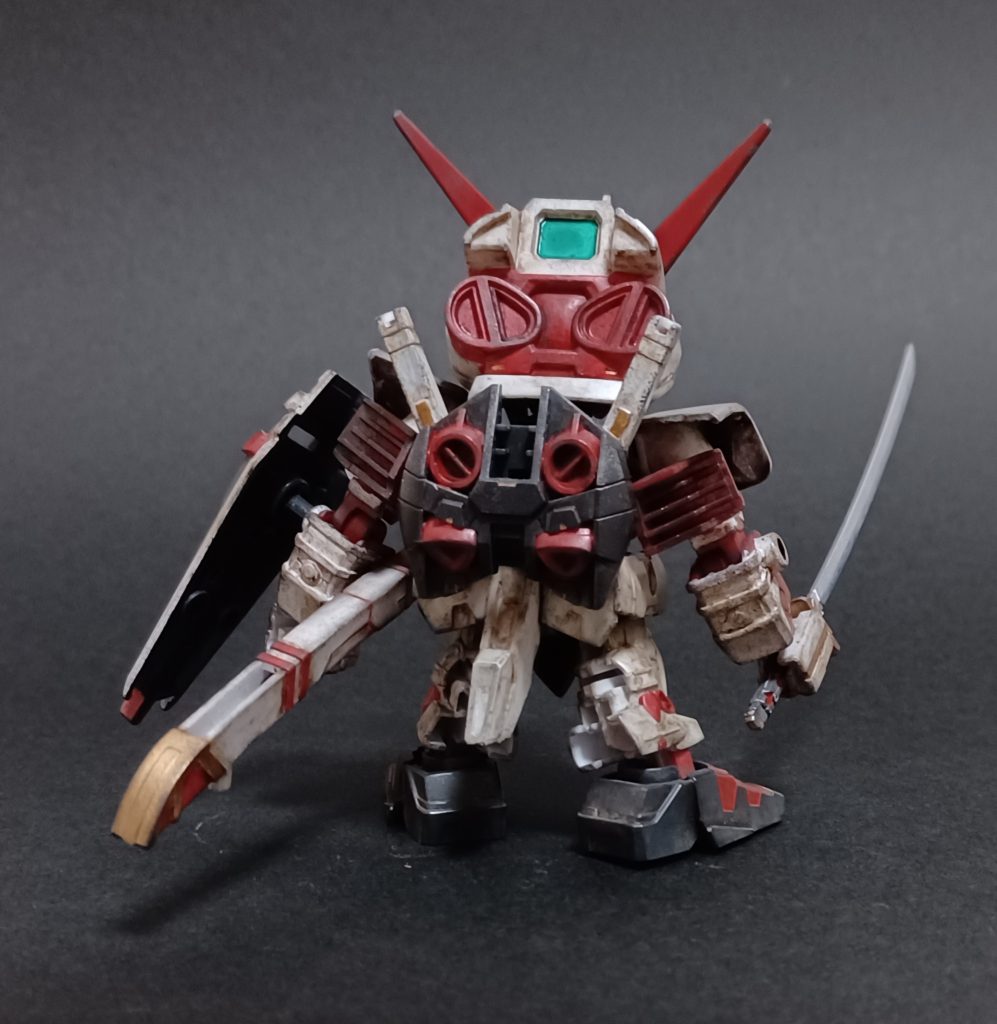 初めてSDを作ったけど脚部の肉抜き、えげつないのね(笑)。