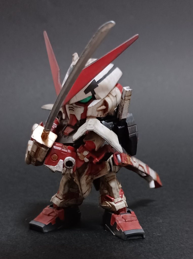 塗装する箇所も多いし塗装や肉抜きを埋めたりして、本格的に作ろうとしたらSDって作り甲斐あるのかも！安いしね(笑)♪