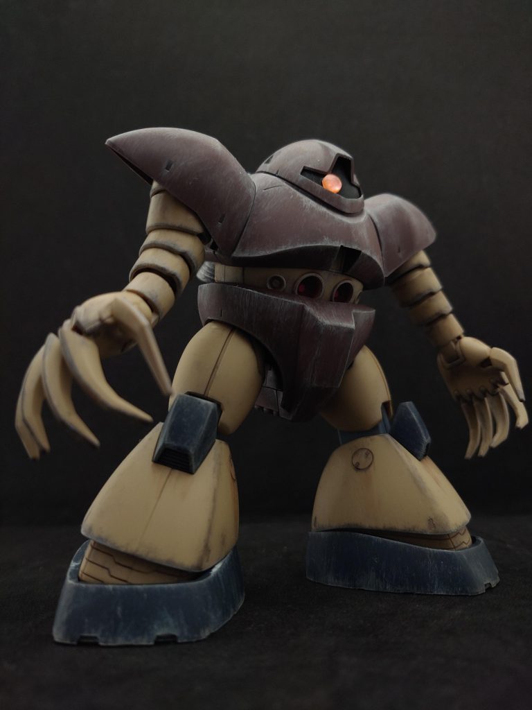 前から。なかなかの重厚感でよい 