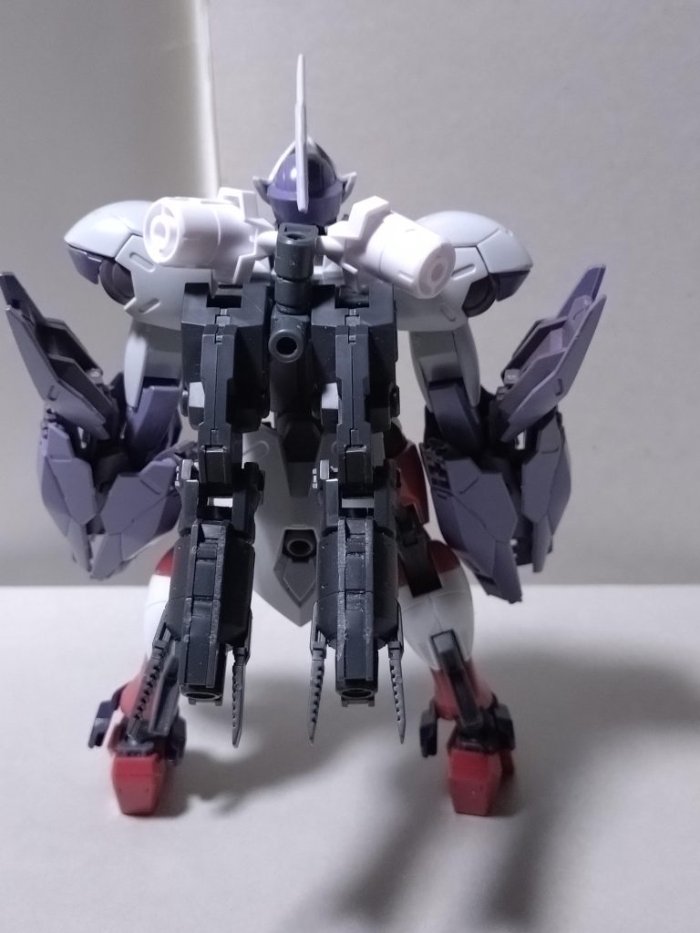 そしてバックパックまでもジャンクパーツを組み合わせたものに交換し、完成させたのが、この「ミカエリスマリナー・セカンドスローター」略してミカエリスM2である。