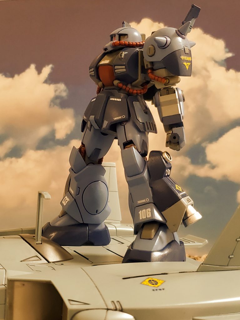 戦闘はエゥーゴ、カラバが空域を離脱した事によりティターンズの勝利🎉そして、ベルファスト占拠の部隊が基地内部に侵入したがもぬけの殻😅どうやら白いリック・ディアスらの戦闘は、カラバの部隊が撤収する時間稼ぎのためだったようである😔💦ヤザン大尉はベルリン基地に帰還しながら、これから激化するであろう戦いを予感し歓喜に震えるのであった🤣そしてこの戦闘から約1ヶ月後、宇宙世紀0087年3月2日…サイド7グリーンノアでエゥーゴによる、ガンダムMkII強奪事件が発生😱❗『グリプス戦役』が始まるのである😔……💫以上、私の妄想イメージによるハイザック高機動型の活躍ぶりでした~😊🎶