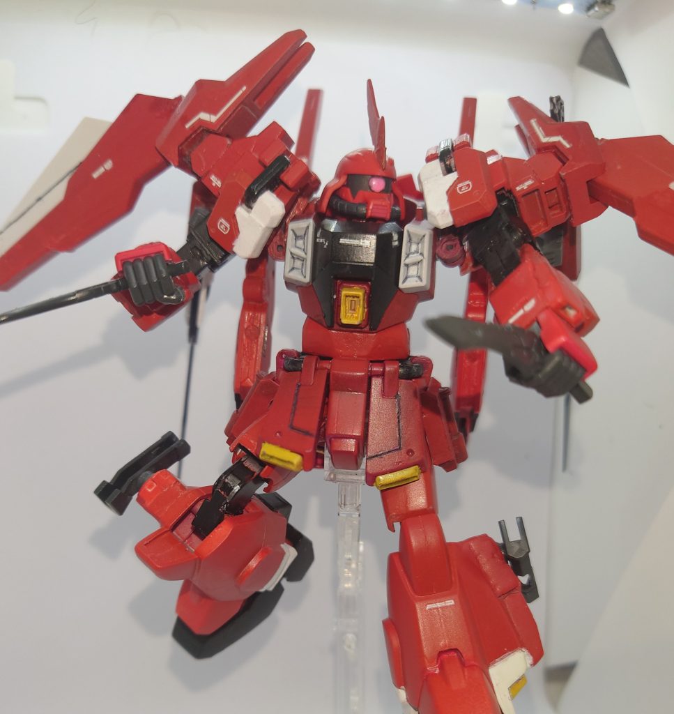 武装2:アーマーシュナイダー脚部にマウントされる小型ナイフ。機動戦闘時に取り回しの良さを重視する際に使用する。