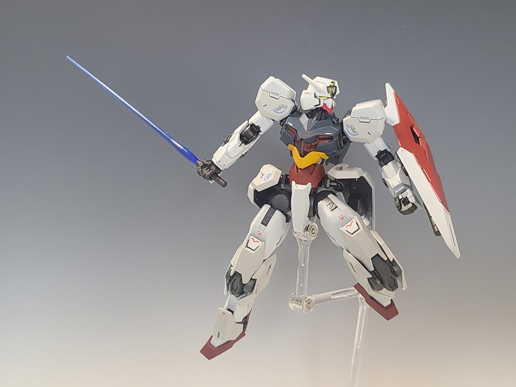 サーベル保持画像。似合ってますね。