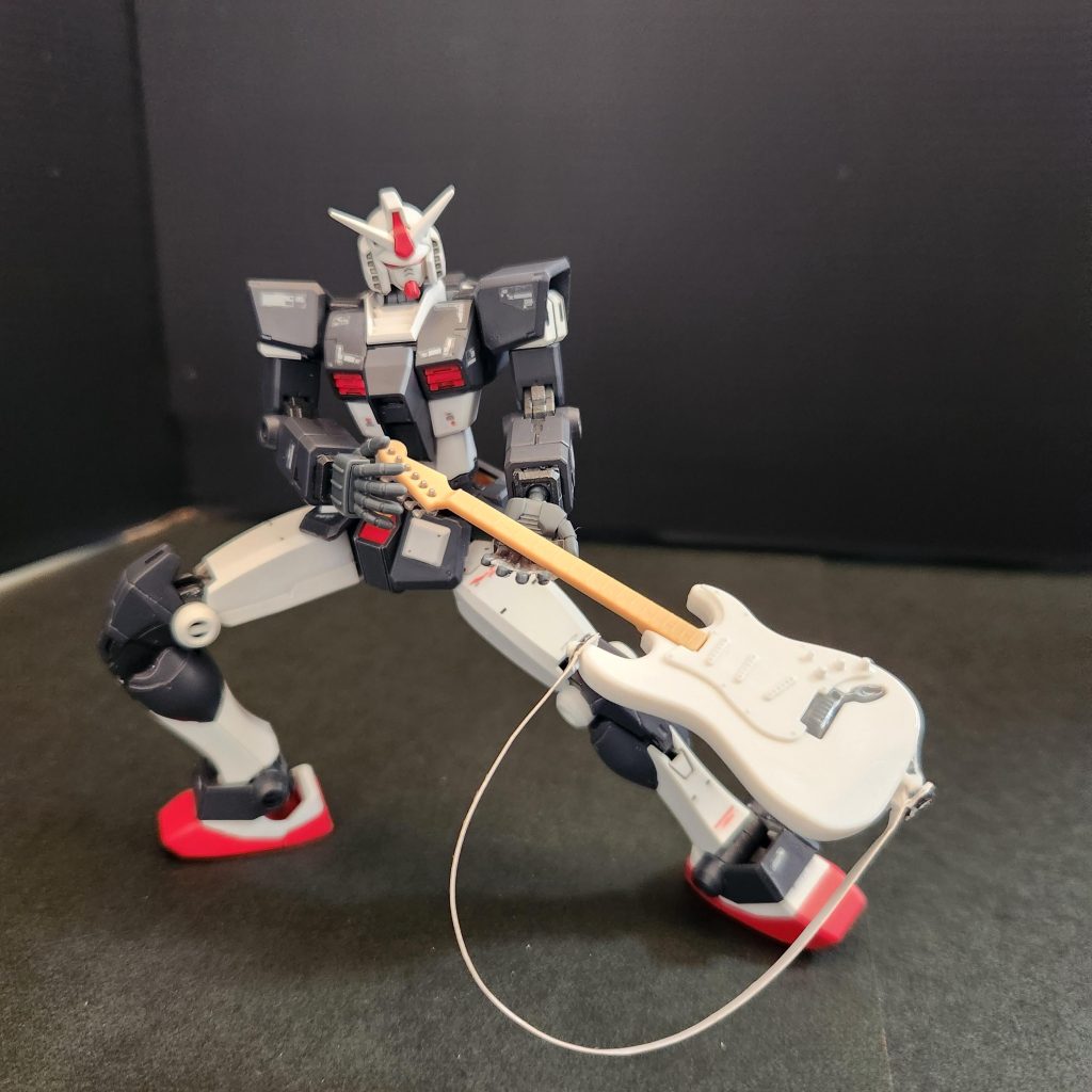 ギター燃やしてるシーンです。