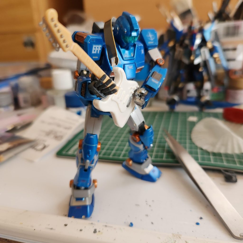 こうなるとレス・ポールとかフライングVとか欲しいですね。