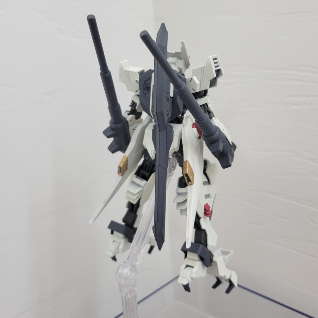 グラントンファーを使用する際はギガントジャベリンをバックパックのウェポンラックにマウントすることで武器の切り替えを行えるように