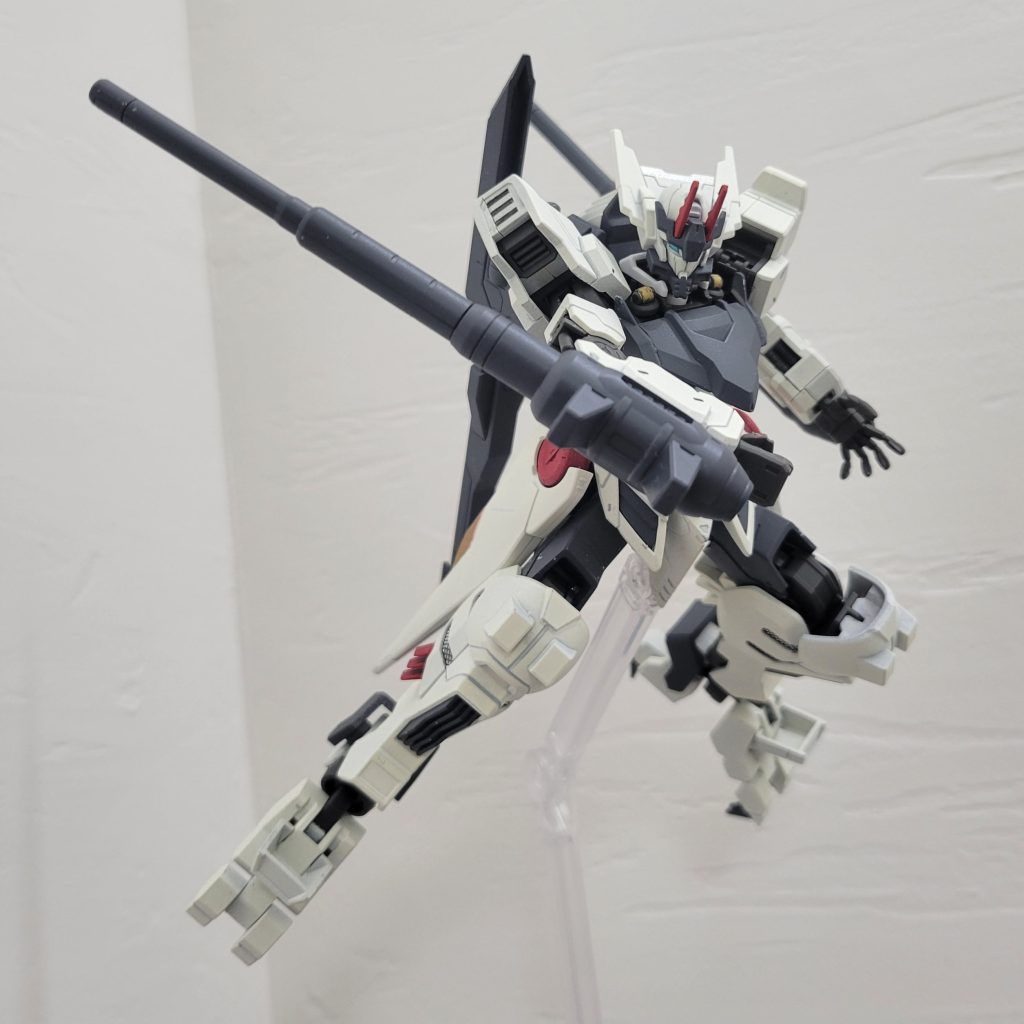 「reunion」とは再会、再結集という意味アスモデウスリユニオンは散り散りになった元団員たちと再び再会、再結集するための機体タービンズと鉄華団を潰したギャラルホルンと見殺しにしたテイワズの上層部への復讐のため戦いへと投入された