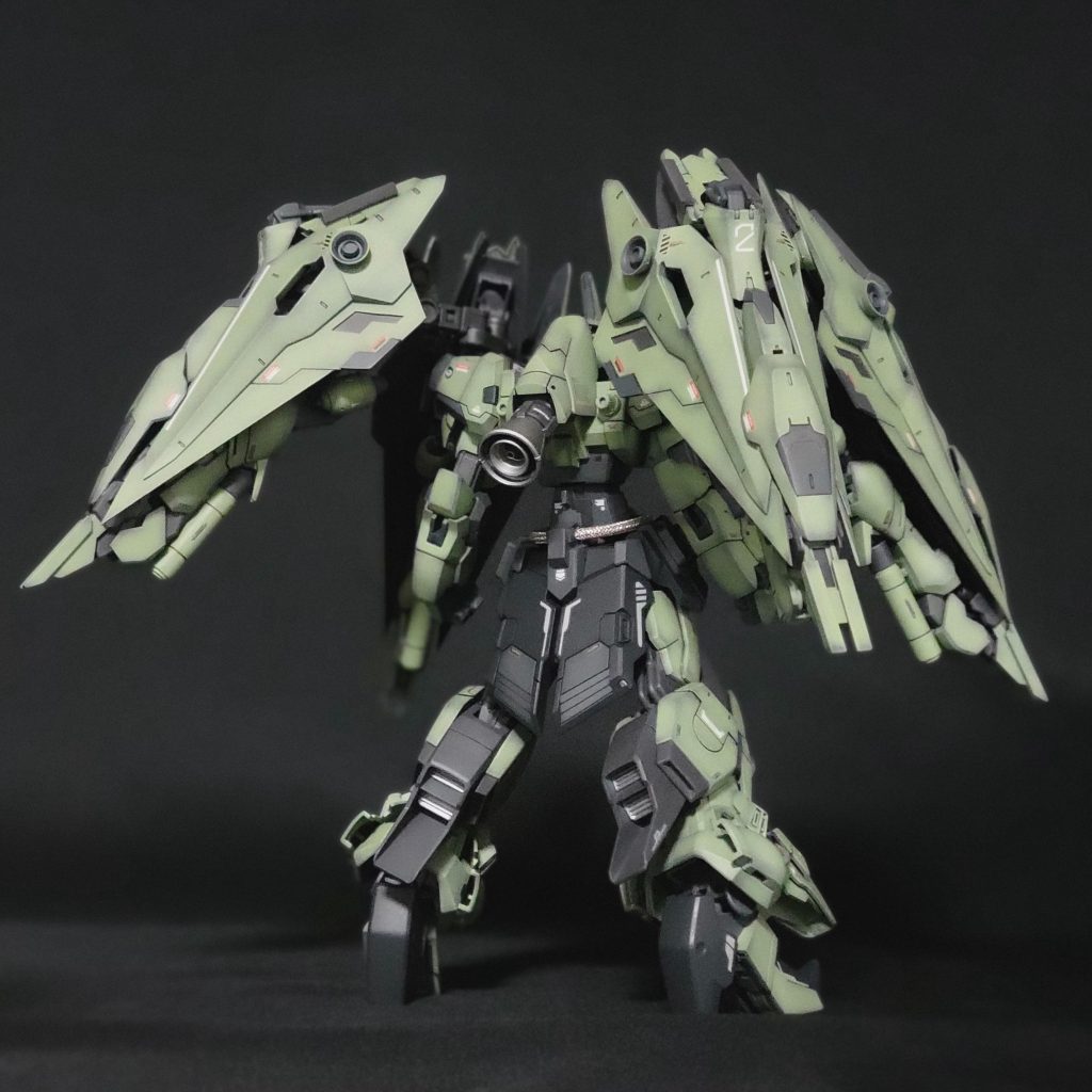 背面推進装置が無かったので、クソでかバーニアを一つこさえました。