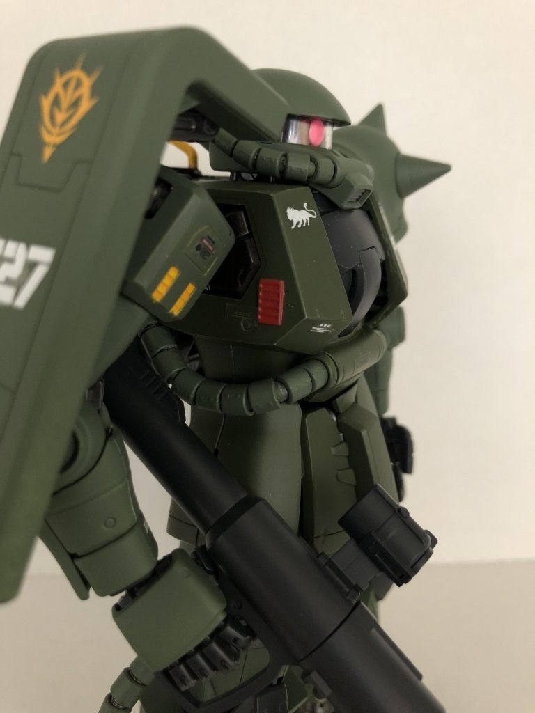 胸部はプラ板でボリュームアップし冷却フィンを取り付けました。