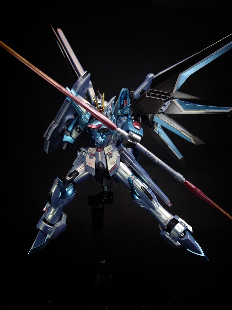 MA-FZ51 ヴェルシーナ ビームサーベル腰部にマウントされたビームサーベル。フリーダムやジャスティスのラケルタと同じく柄尻に連結機構を有する。