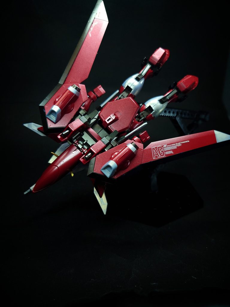 Mk-1 高エネルギービーム砲スカイダートの上部左右に内蔵された射撃武装。MA時の正面砲門となる[61]。