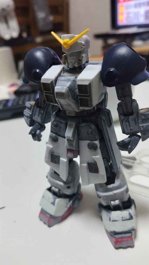 腰掛けの延長と、胸をプラバンで形状変更。