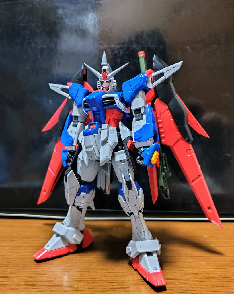 先ずは、正面から…。個人的にリアルスティックデカールは余り好きでは無いので貼っていません。べ、別に面倒臭いなぁ~とかそういう訳じゃないですよ!?