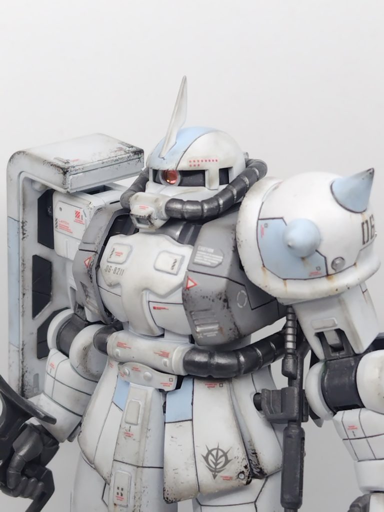 バストアップ。前腕の合わせ目消しと後ハメが厄介でした。