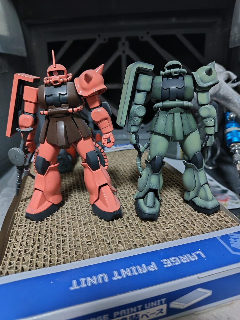 旧HGと比較。随分スリムになりました。