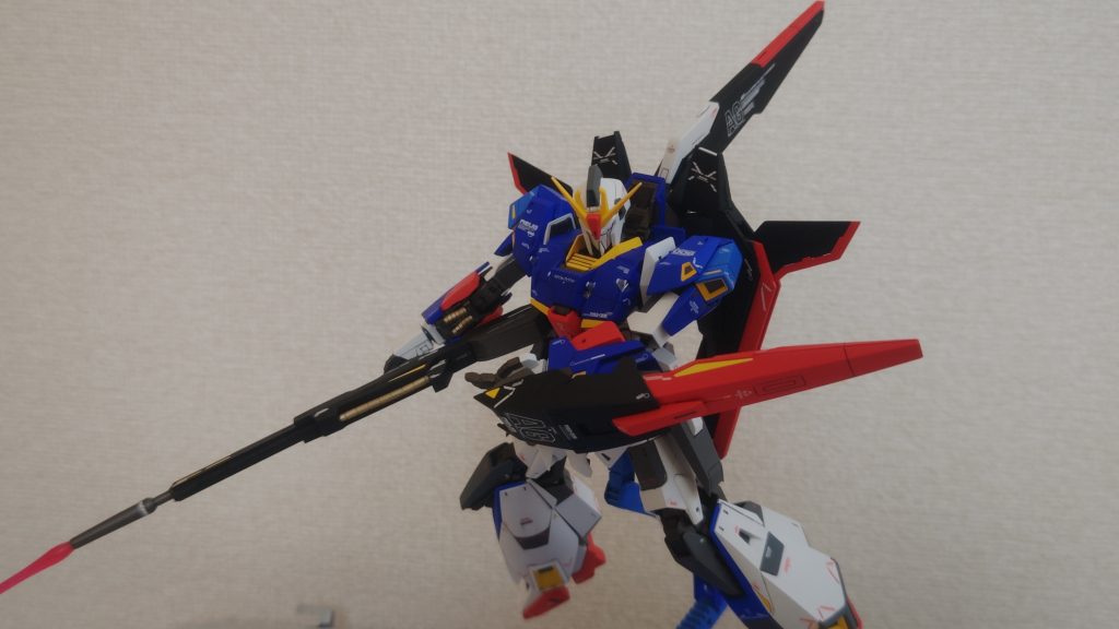 Zといえばロングビームサーベル原作再現まではいきませんが、ロングビームサーベルを横に構えて突撃するシーンは今でもお気に入り