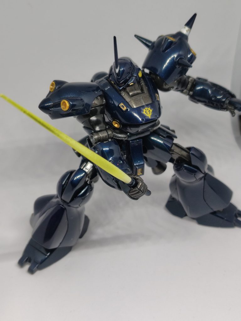 ビームサーベル。根本からホワイトでグラデーションにして、発振状態ぽくしました。