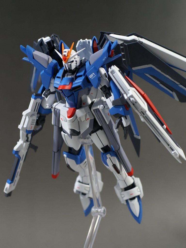 冒頭シーンの掴み最高すねー「こちらは世界平和監視機構コンパス！」