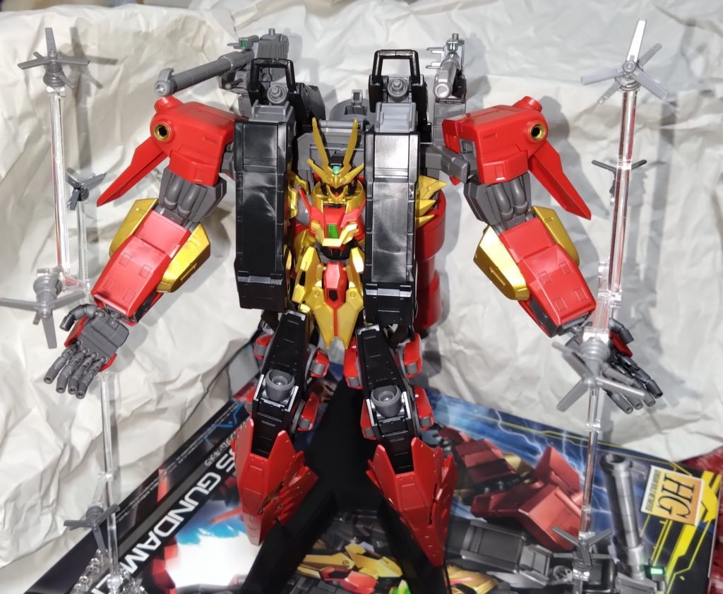 リフレクタービット改こちらは前投稿した『ティフォエウスガンダム』でも紹介しましたが、改めて紹介します。『ドラゴンヘッド』の裏にそれぞれ4基ずつ、計8基マウントされているビット。磁気フィールドにより敵のビームを反射させる機能を持った遠隔操作端末の改造版。単機射撃を行えるようカスタムした。