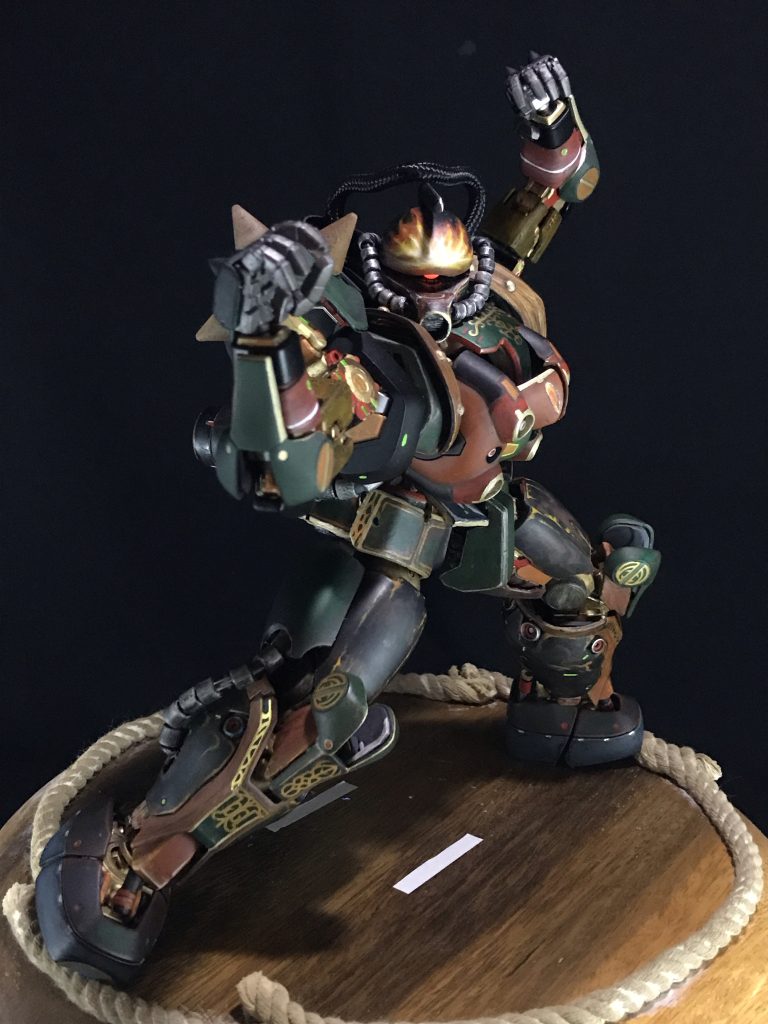 メインにMGシャア専用ザクⅡとドズルザクを使用し、胸部パーツはグシオンから。