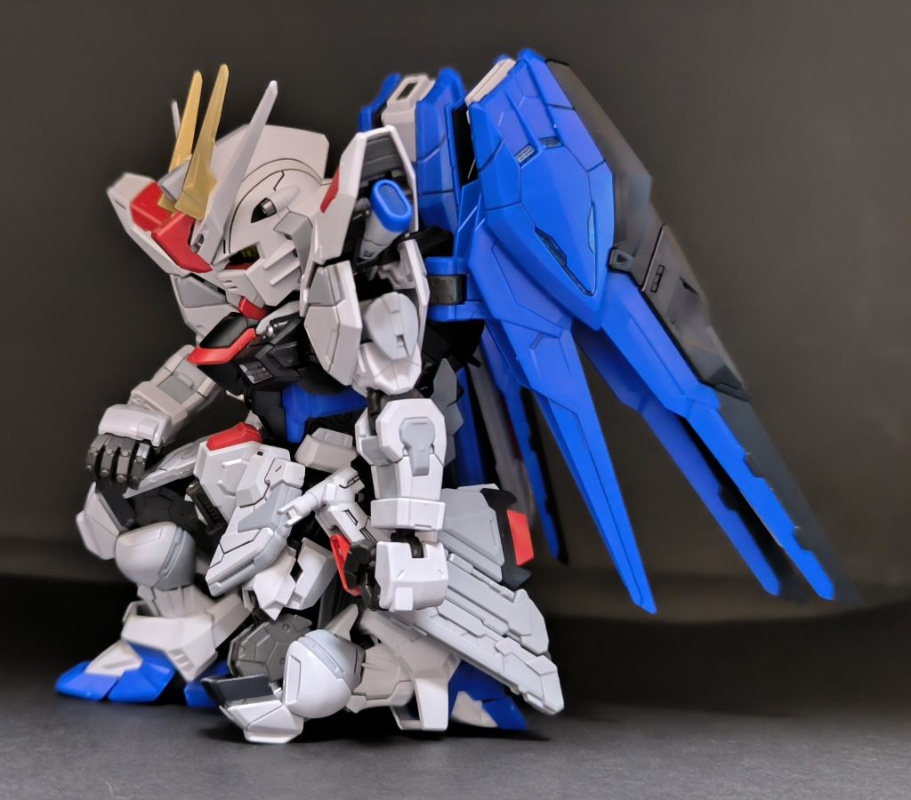 このMGSD、可動域が尋常じゃなくて、このサイズ感でゴリゴリに動いて膝立ちも出来ます。もう意味わかりません。