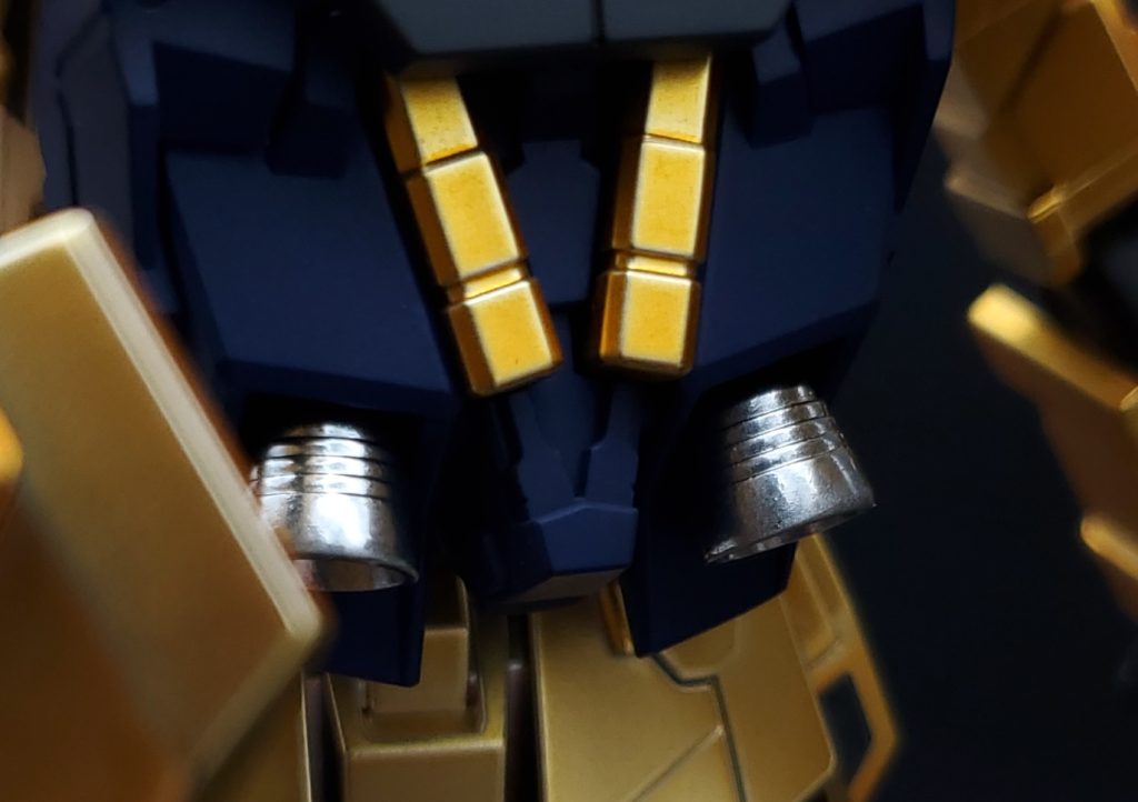 バーニアはガンダムマーカーメッキシルバーで塗装