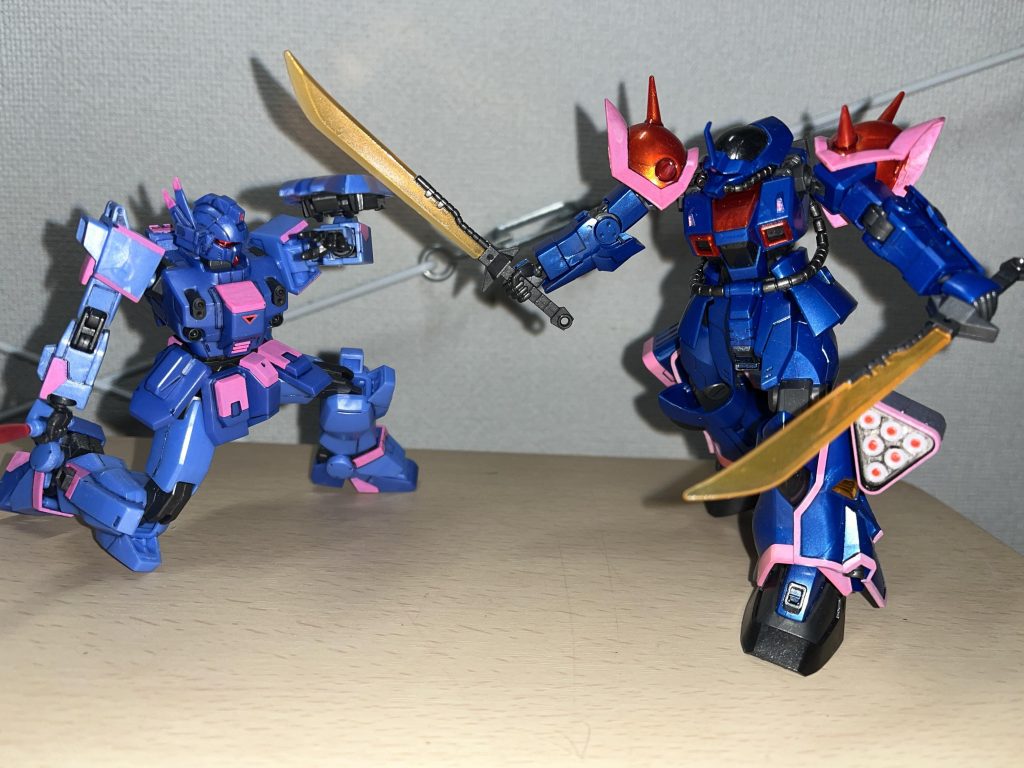対決!と言いつつ、妄想ではこの2機はGBNで仲間の想定。部隊カラーのピンクが全身にあしらってあるみたいな?