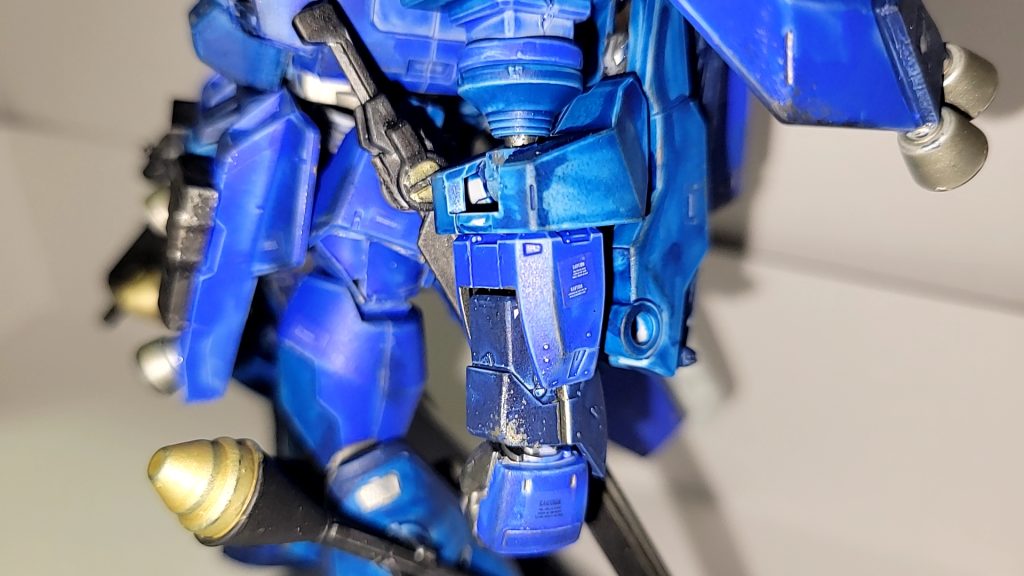 剣はサイドスカートにマウントサイドスカートは百万式のもの