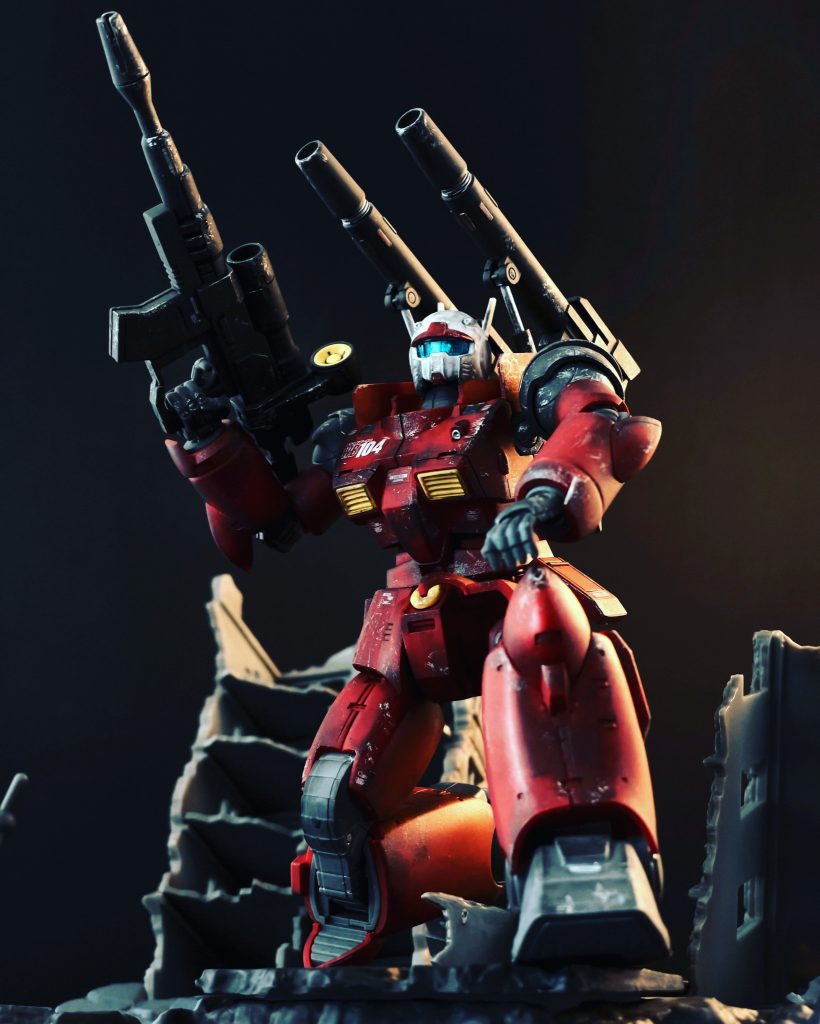 背景なしのショットも。基本的に合成はせずモニターの前に置いて懐中電灯でライティングしながら撮影しています。